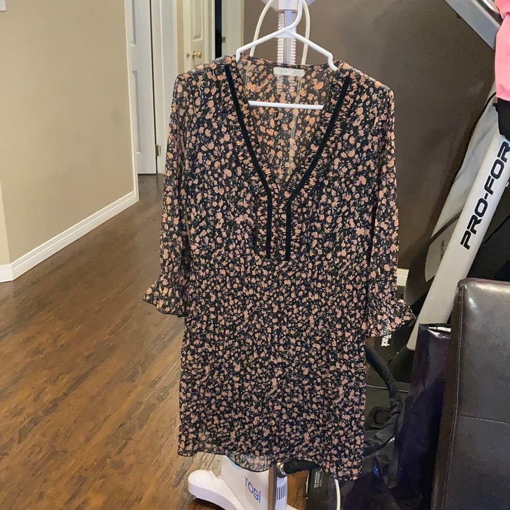 Long sleeve, above the knee, pleated floral dress